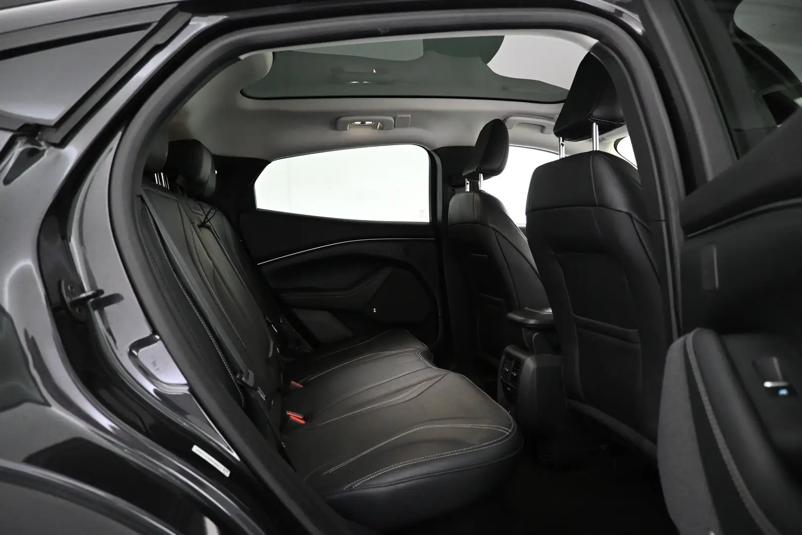 Car Image - 2MPJ82wFfZa6Sdh5P7Brfx