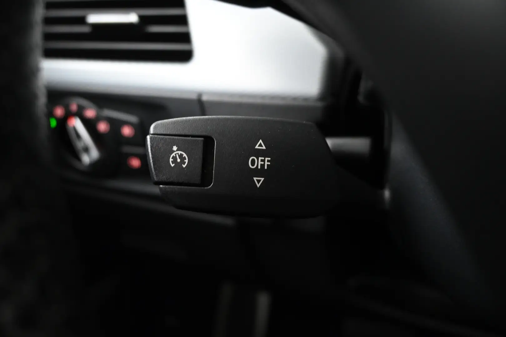 Car Image - 1iYP7cfEd8FWCTWdrMyzLu