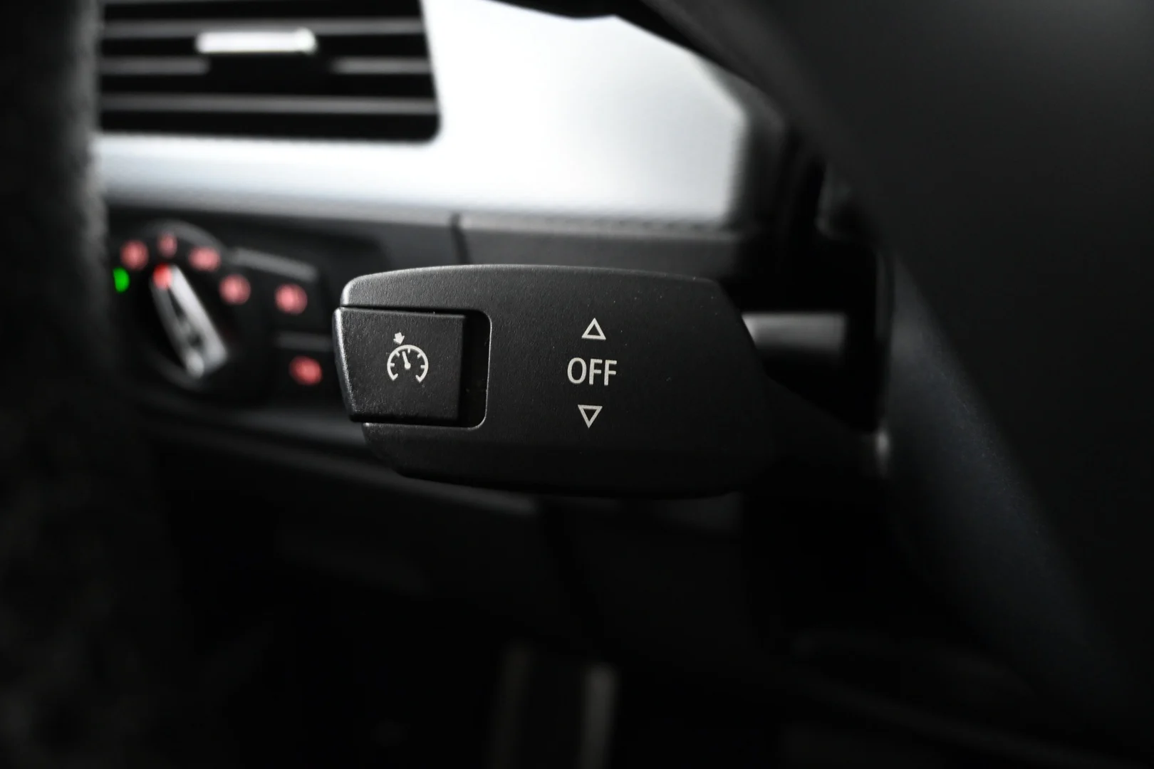 Car Image - 1iYP7cfEd8FWCTWdrMyzLu