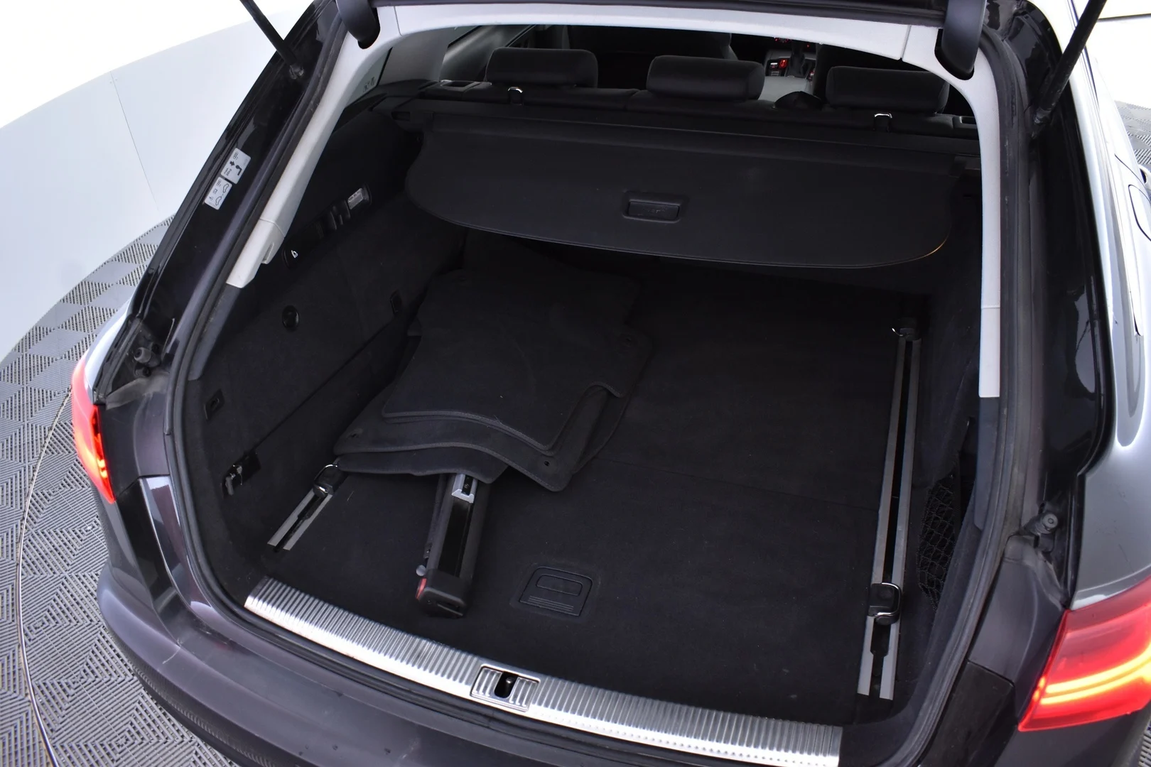 Car Image - 5IdAjg5GYK5lB1rZqtx7MH