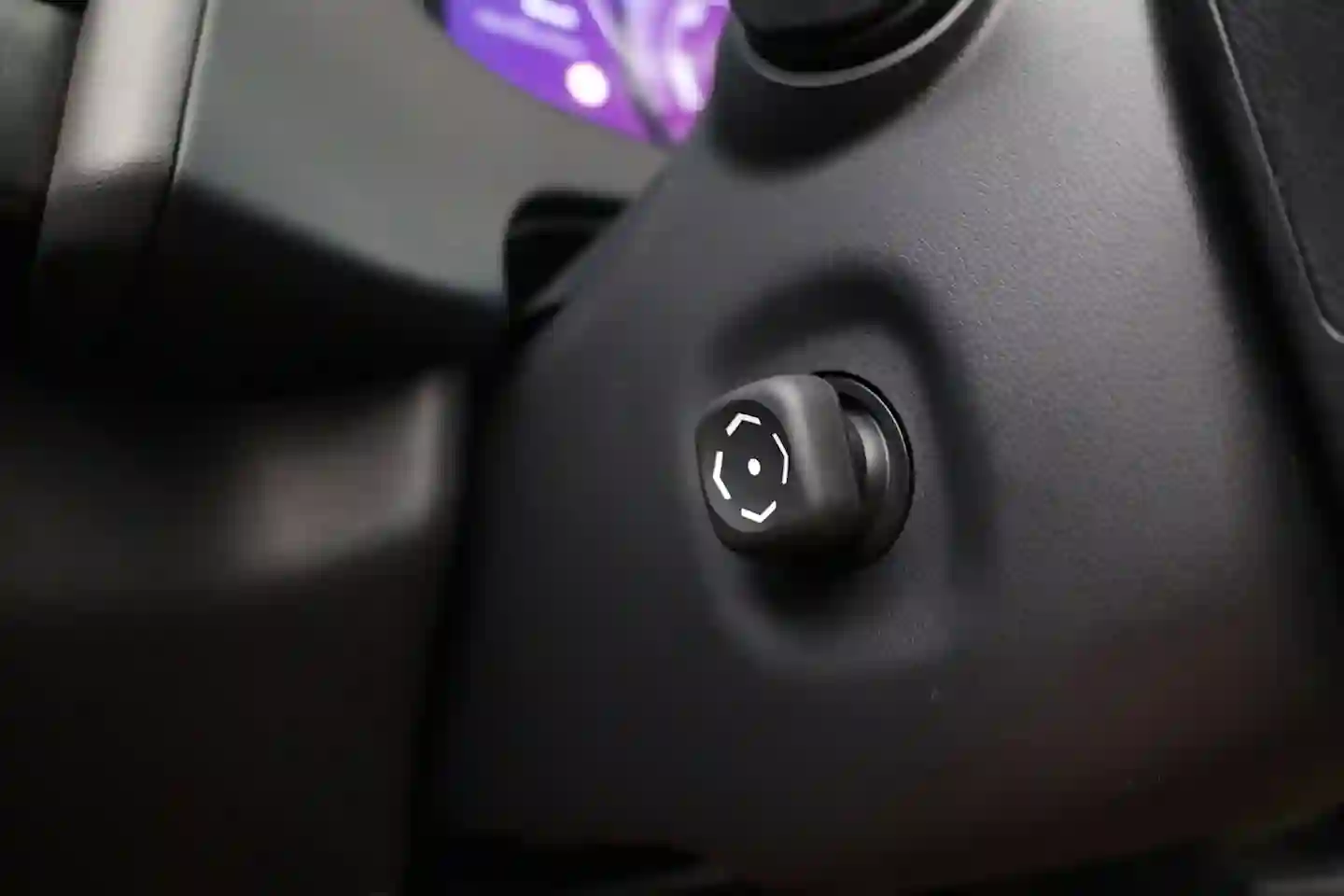 Car Image - 5W3fYYVt907P4hv1aem1RE