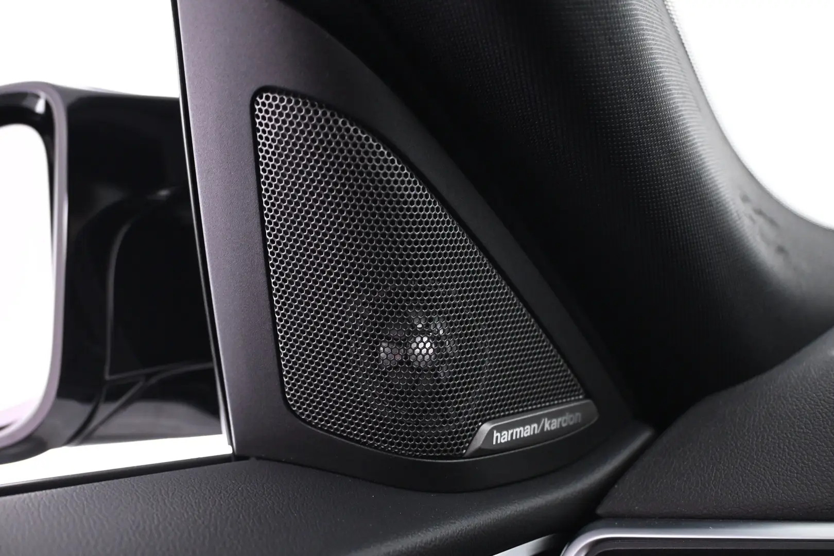 Car Image - 3pIQgeOYHEHAcecIb4hn3y