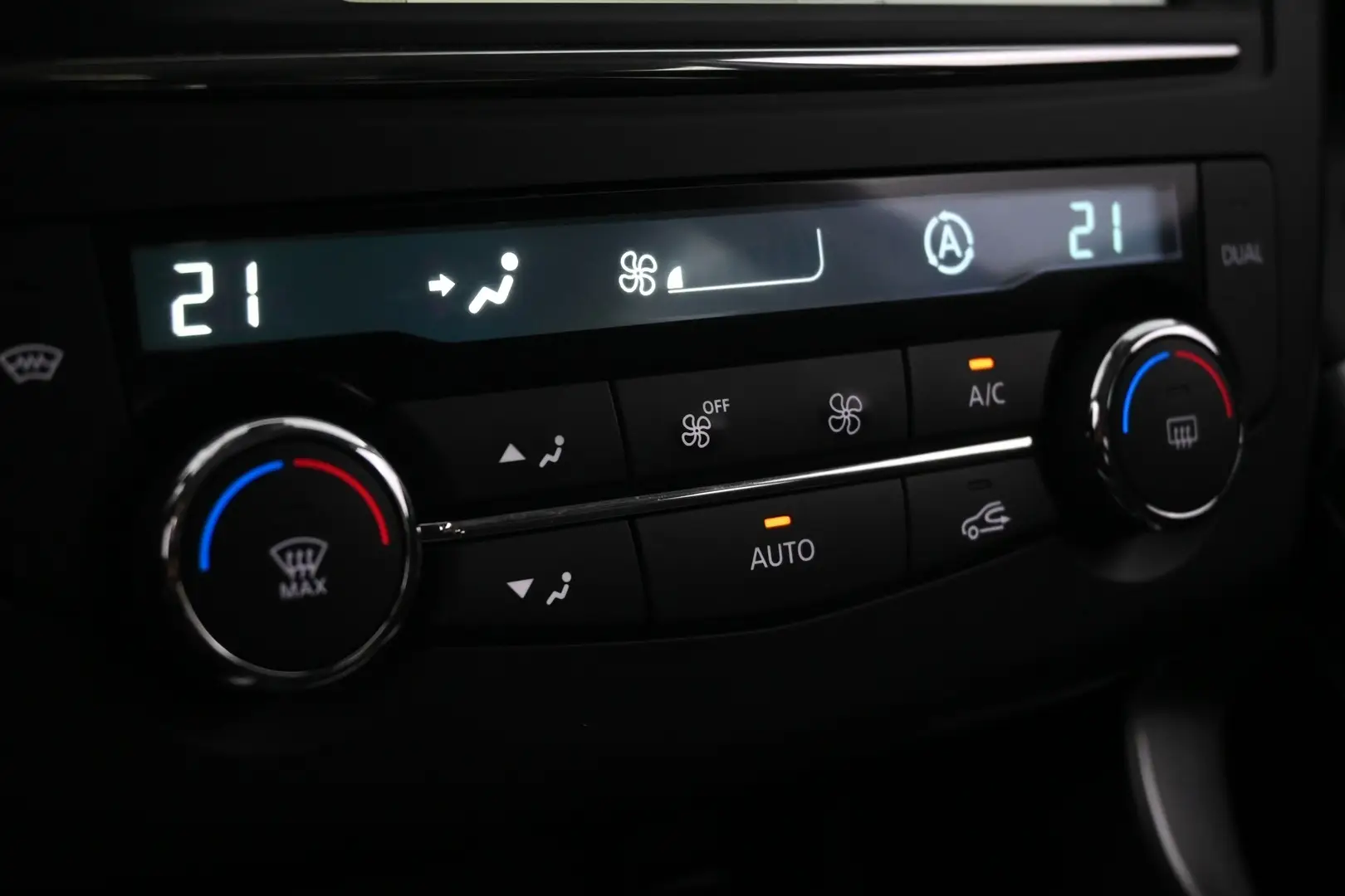 Car Image - 46jN0kBdXzrwwAGIuE90i0