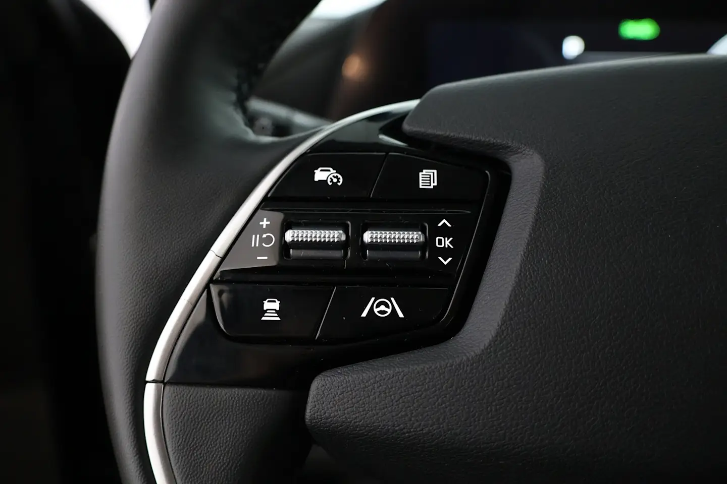 Car Image - 2QgLjPWQxruaf6wF6aLM5o