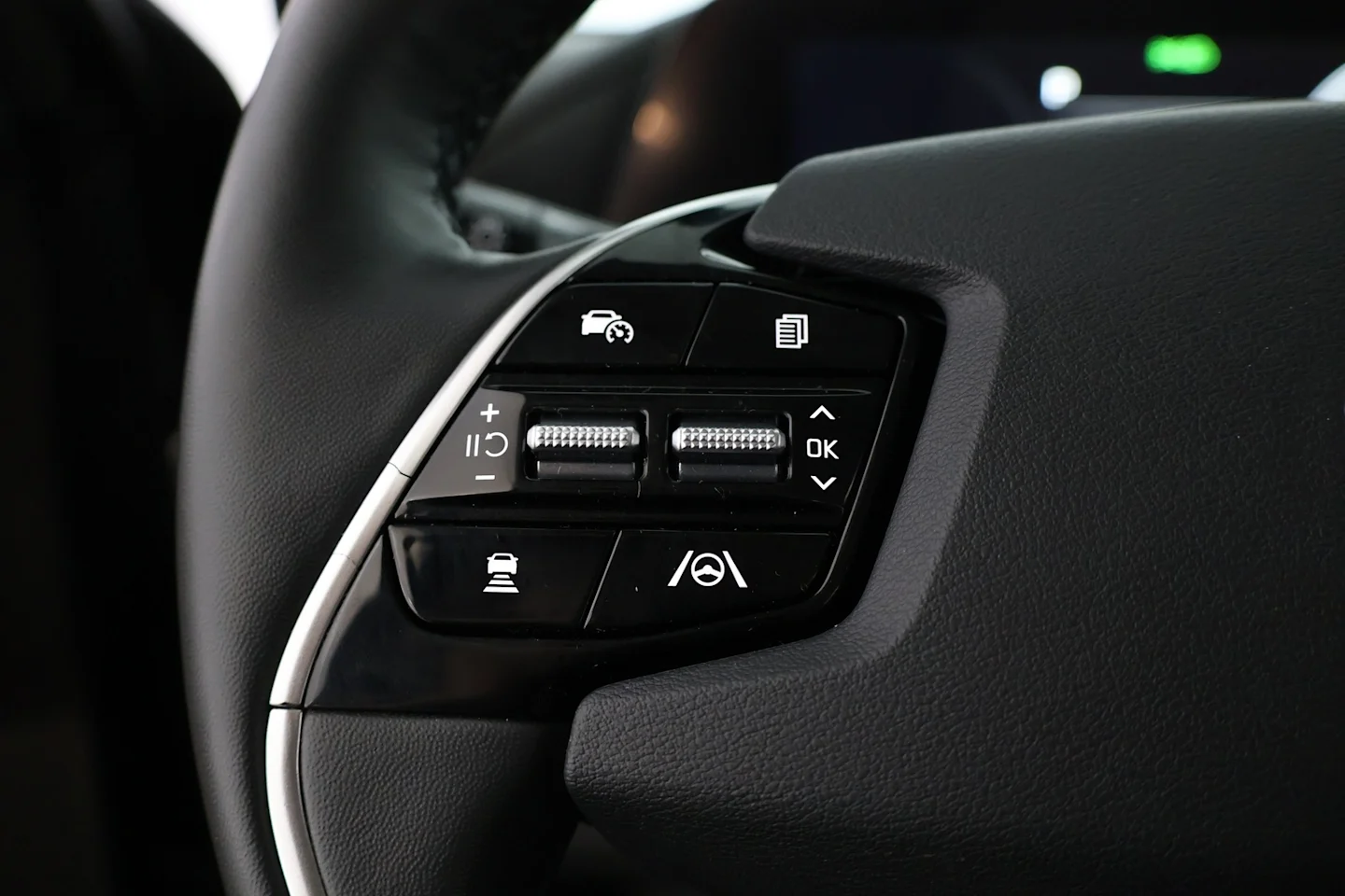 Car Image - 2QgLjPWQxruaf6wF6aLM5o