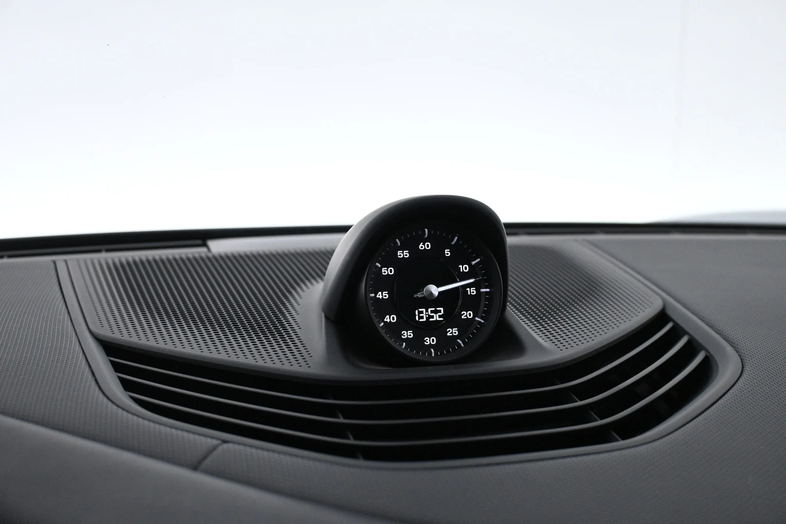 Car Image - 7E8xzHKbJWzuPzlSNqn8ad