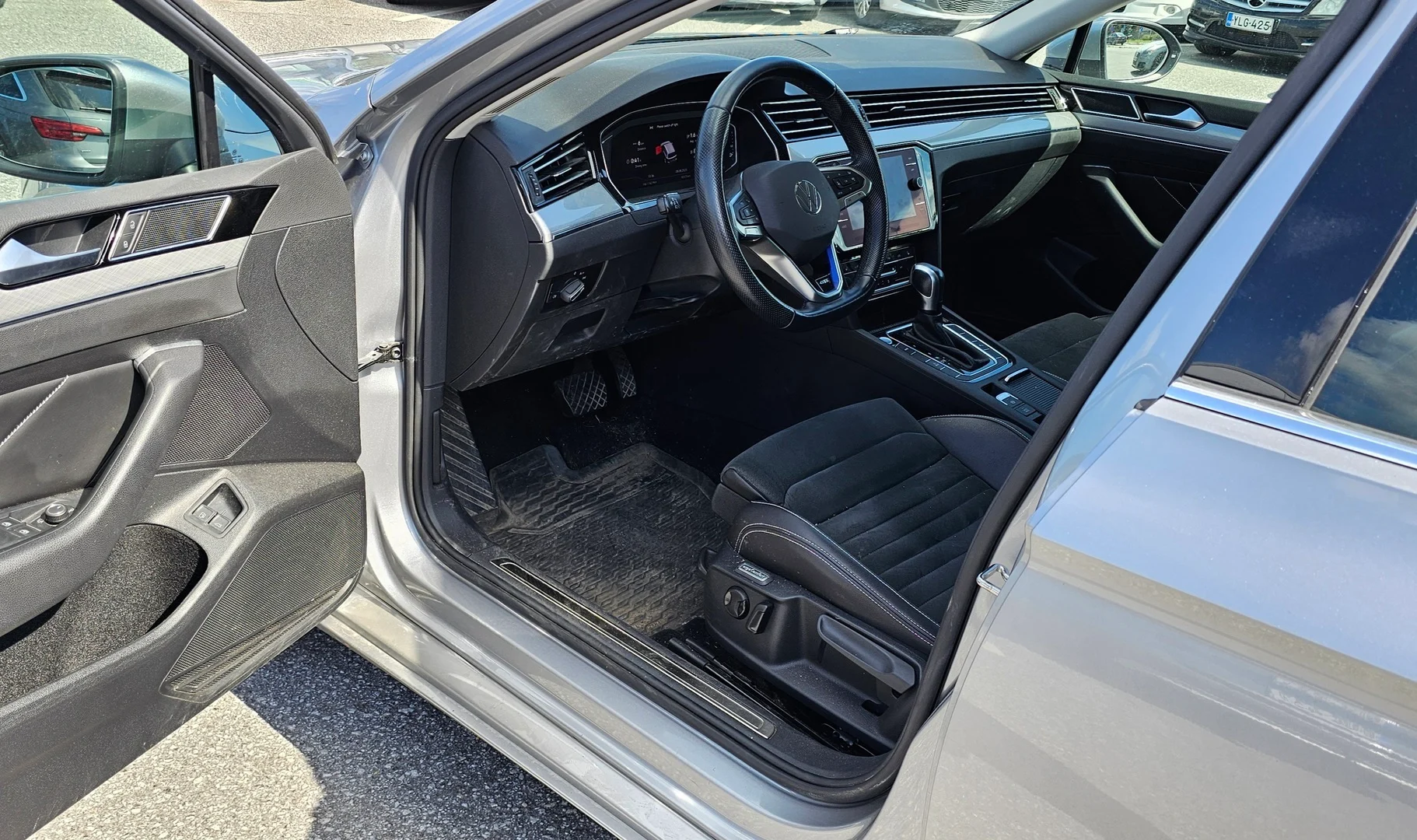 Car Image - 5Dy2IOoS73S0hmByXtOaBh