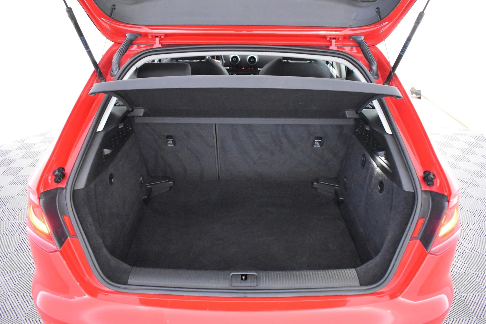 Car Image - 7BMneGf5FV9TYec97tGpll