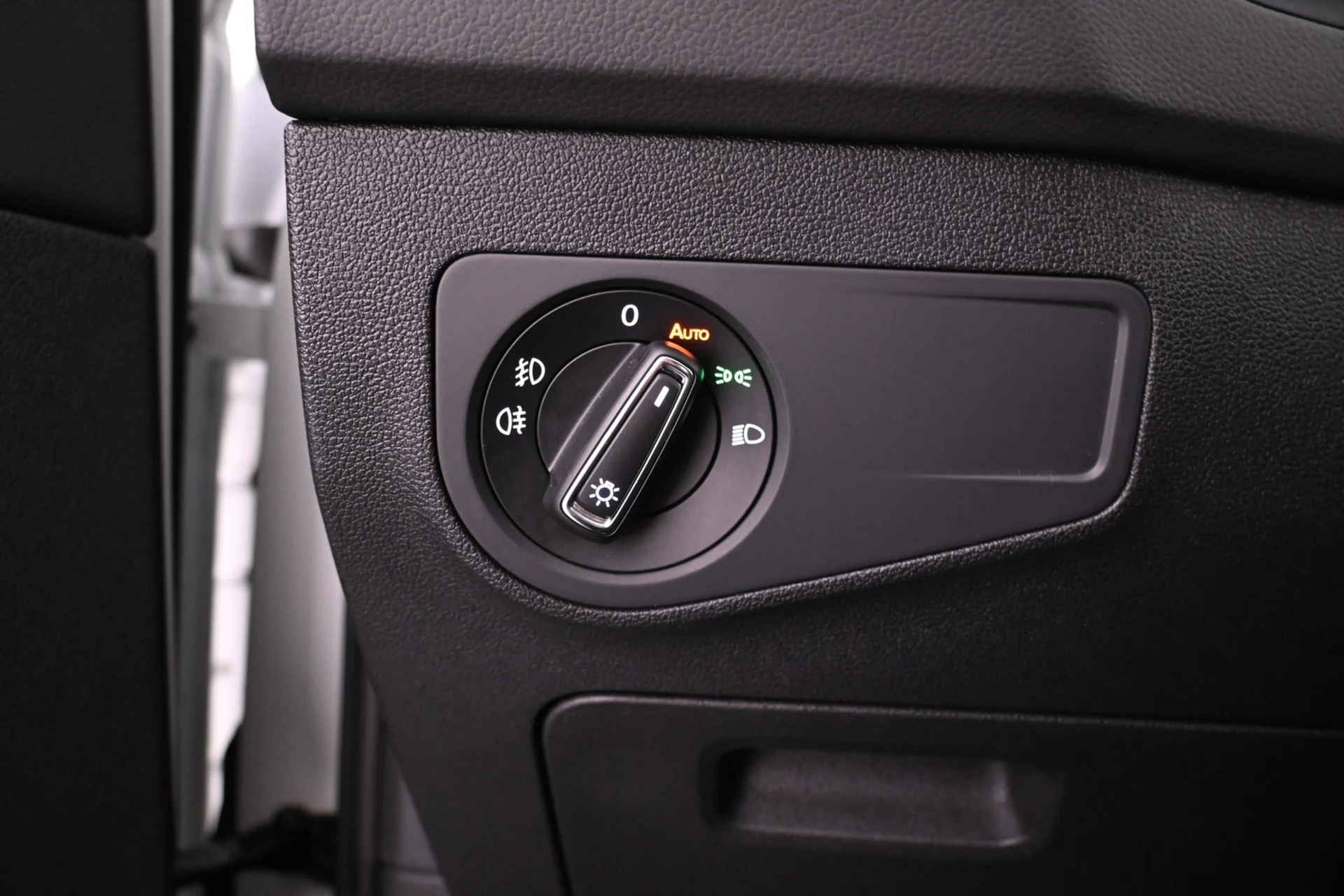 Car Image - 1DKixsXZqbGrLz0NB9OMaP