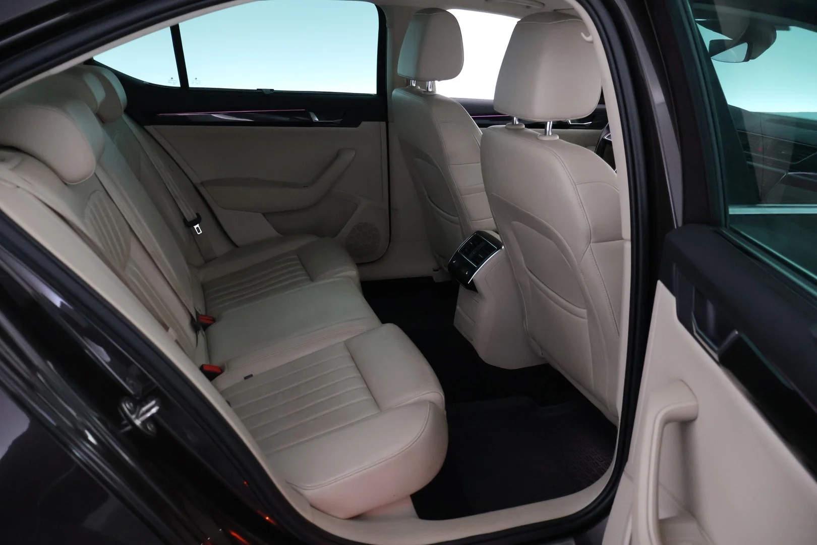 Car Image - 1l75ypJ2sTDjNmW8OpiQ5J