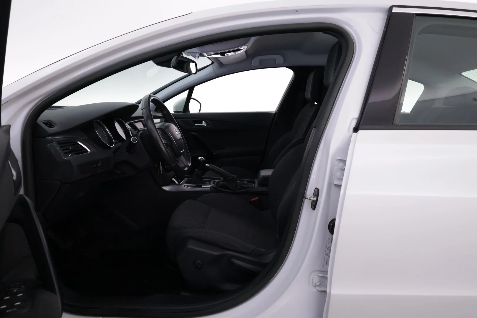 Car Image - 2rutqAn32AlBPOEljUgGSe