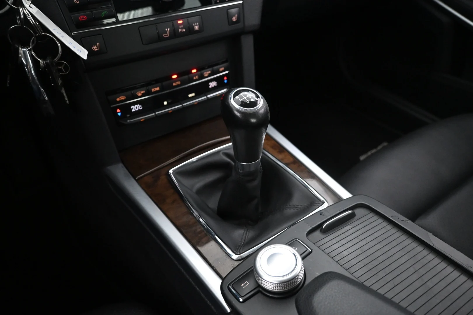 Car Image - 5iGvJ7ivN98qG8GP0Kz0sg