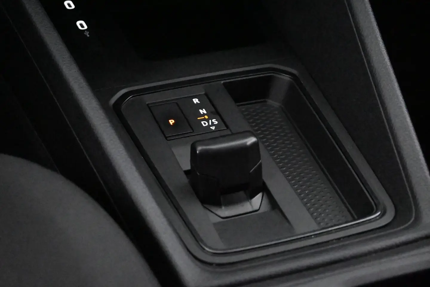Car Image - 1Yq5mimrnCFRGzukW3lQU7