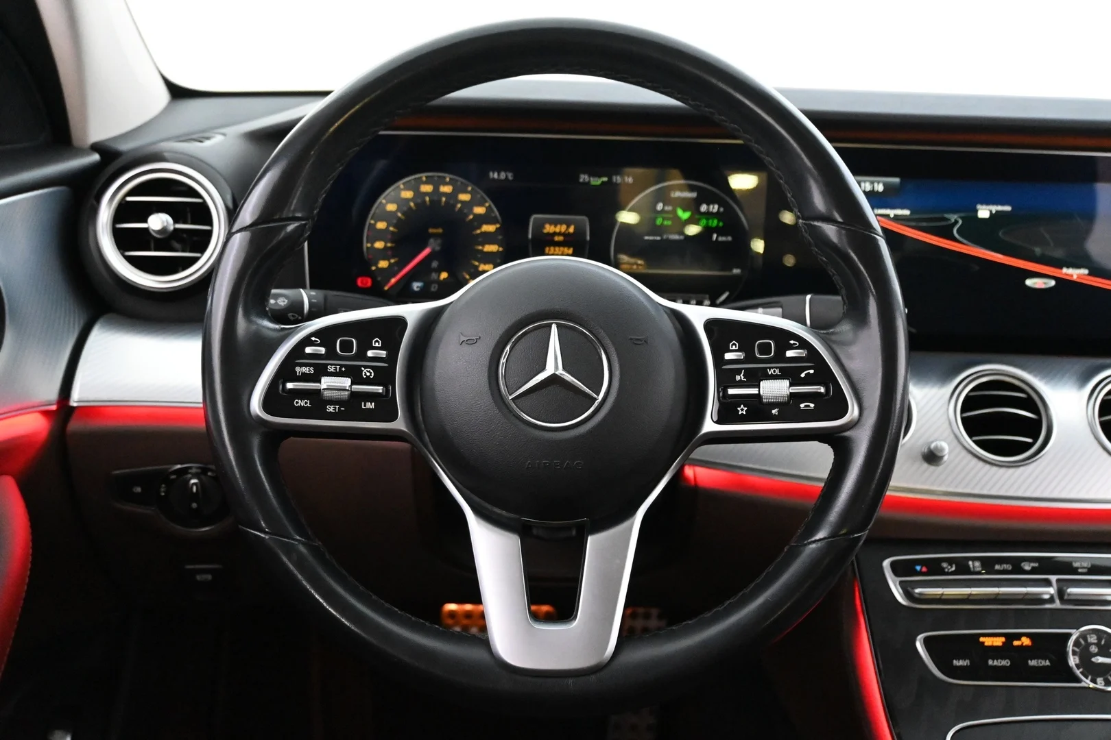 Car Image - T8gH8f9jcli69DSEADXZv