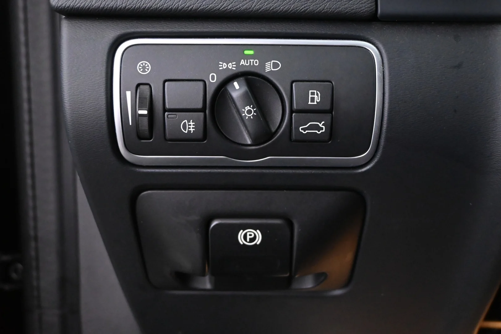 Car Image - jAqRoljUbXXecqh49DDPe