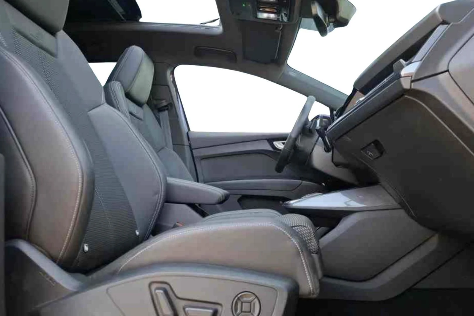 Car Image - 2qlm3Pyv0OWVugVJ4H9WqP