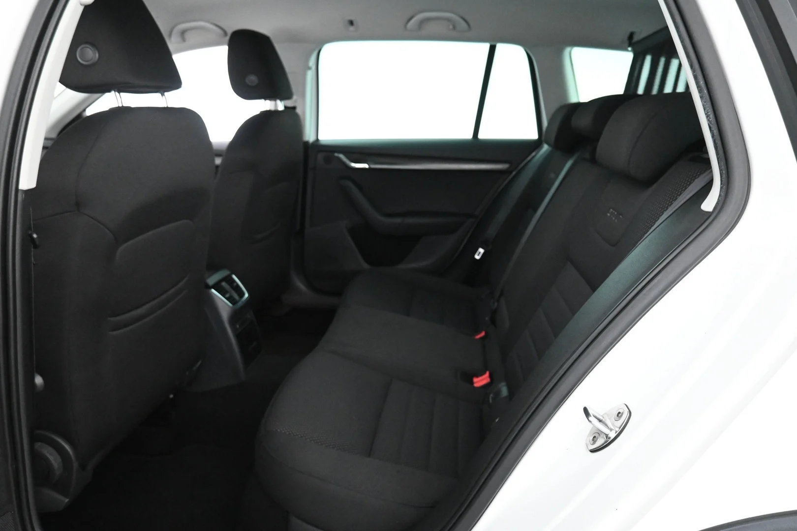 Car Image - 72YtNw0L6Q02AhpjgOzRr6