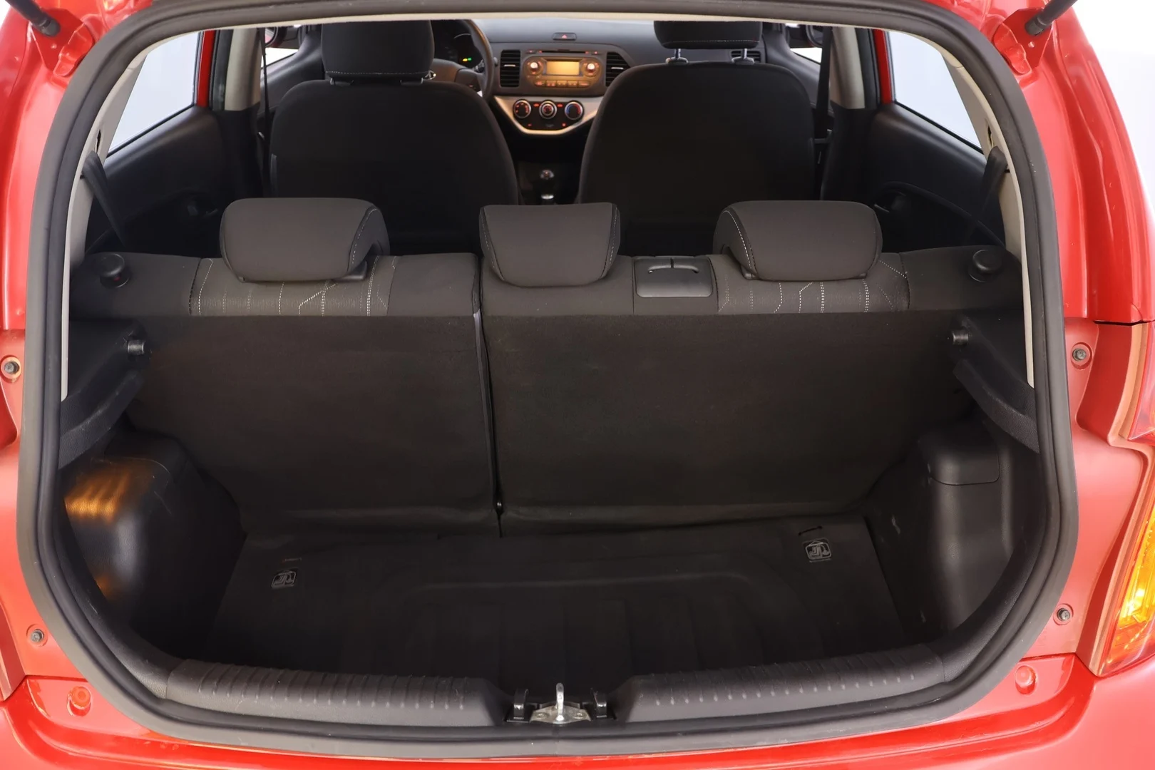 Car Image - 6VUpmYobuykVUw0mmzTIcL