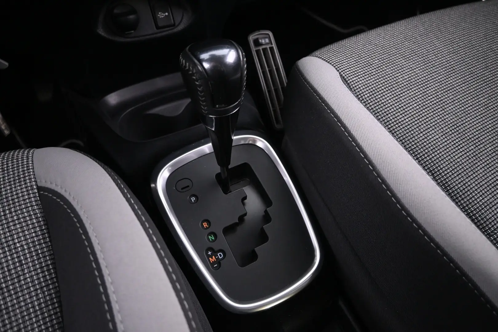 Car Image - 5XEI8NEQYwTVV7zhaR6L7t