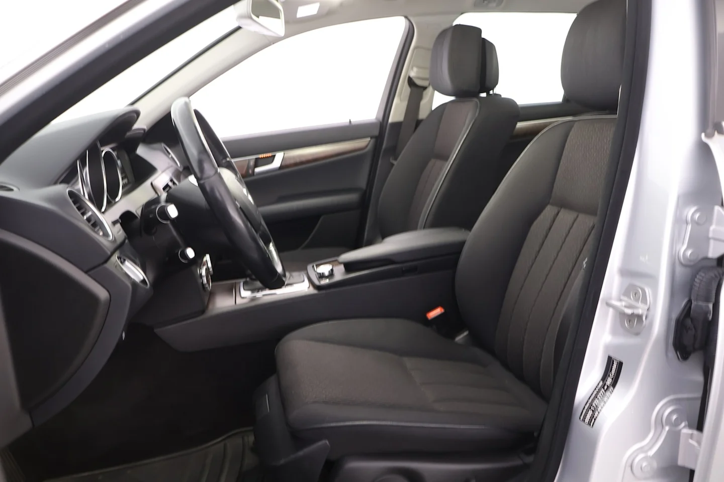 Car Image - 2nVkxbRWTzpZ7IR2moNT4Y