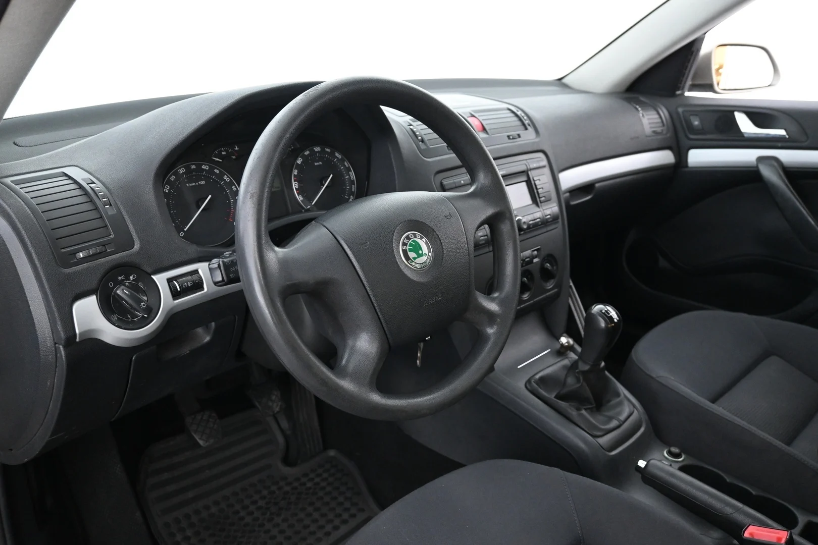 Car Image - 6IlfrnjFu2UryQA2rGWwcJ
