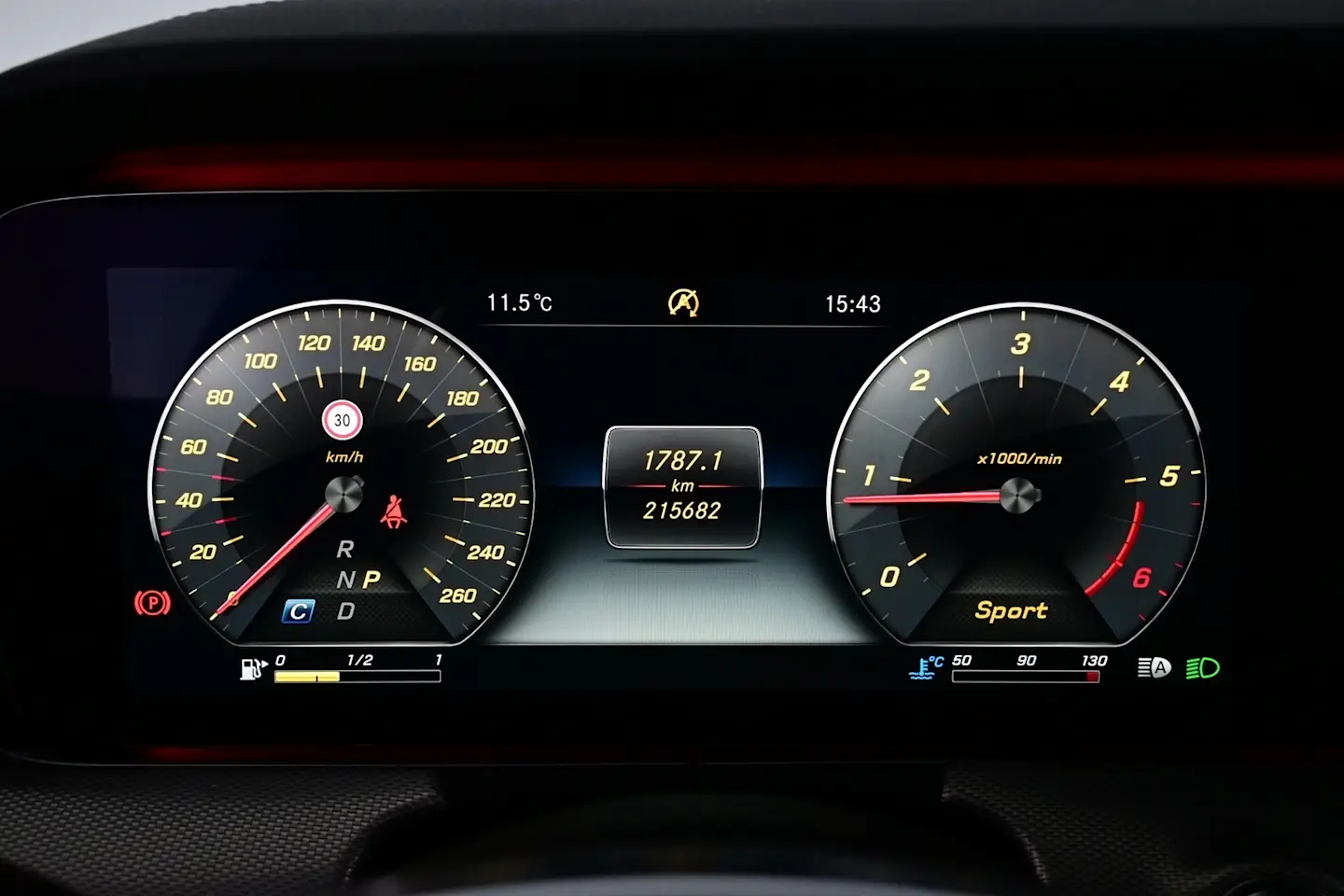 Car Image - 2F7RcurpM45RCFkMB1XRli