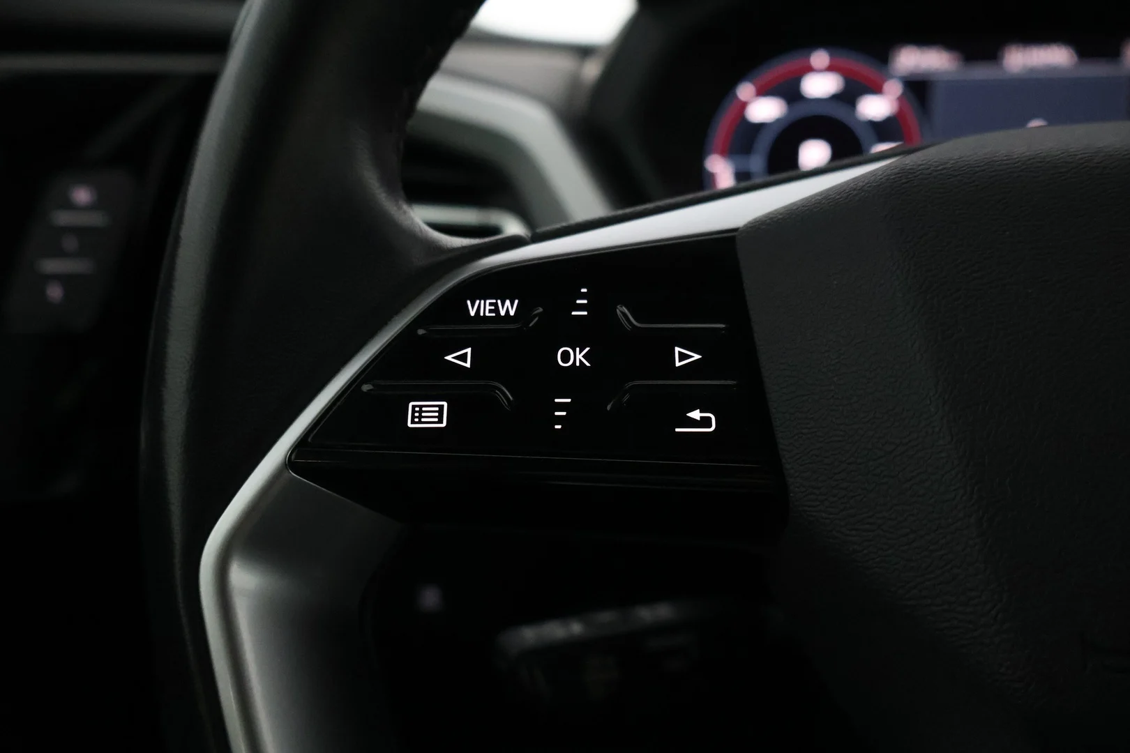 Car Image - 19KV4wkYGcUvCvzCymyNt6