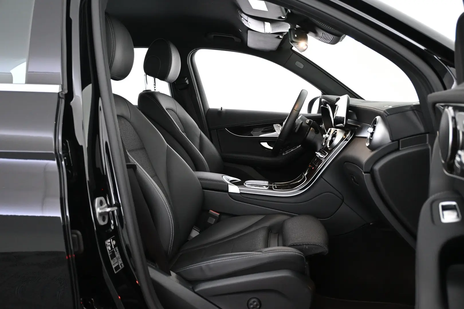 Car Image - 6H2r5xwdSU8rhUpXaard6D