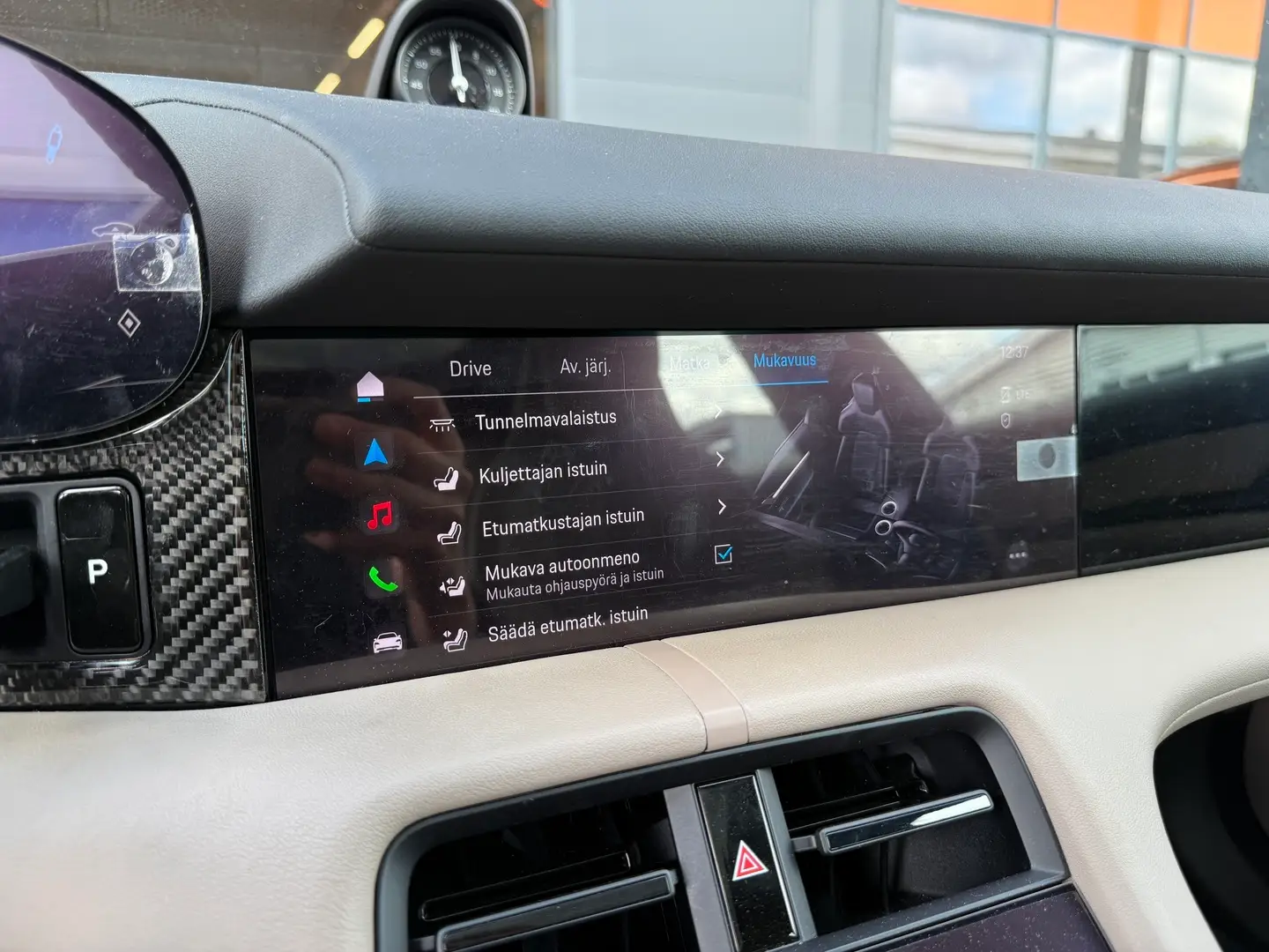 Car Image - BnGla9znFvewAZFFSoJXd