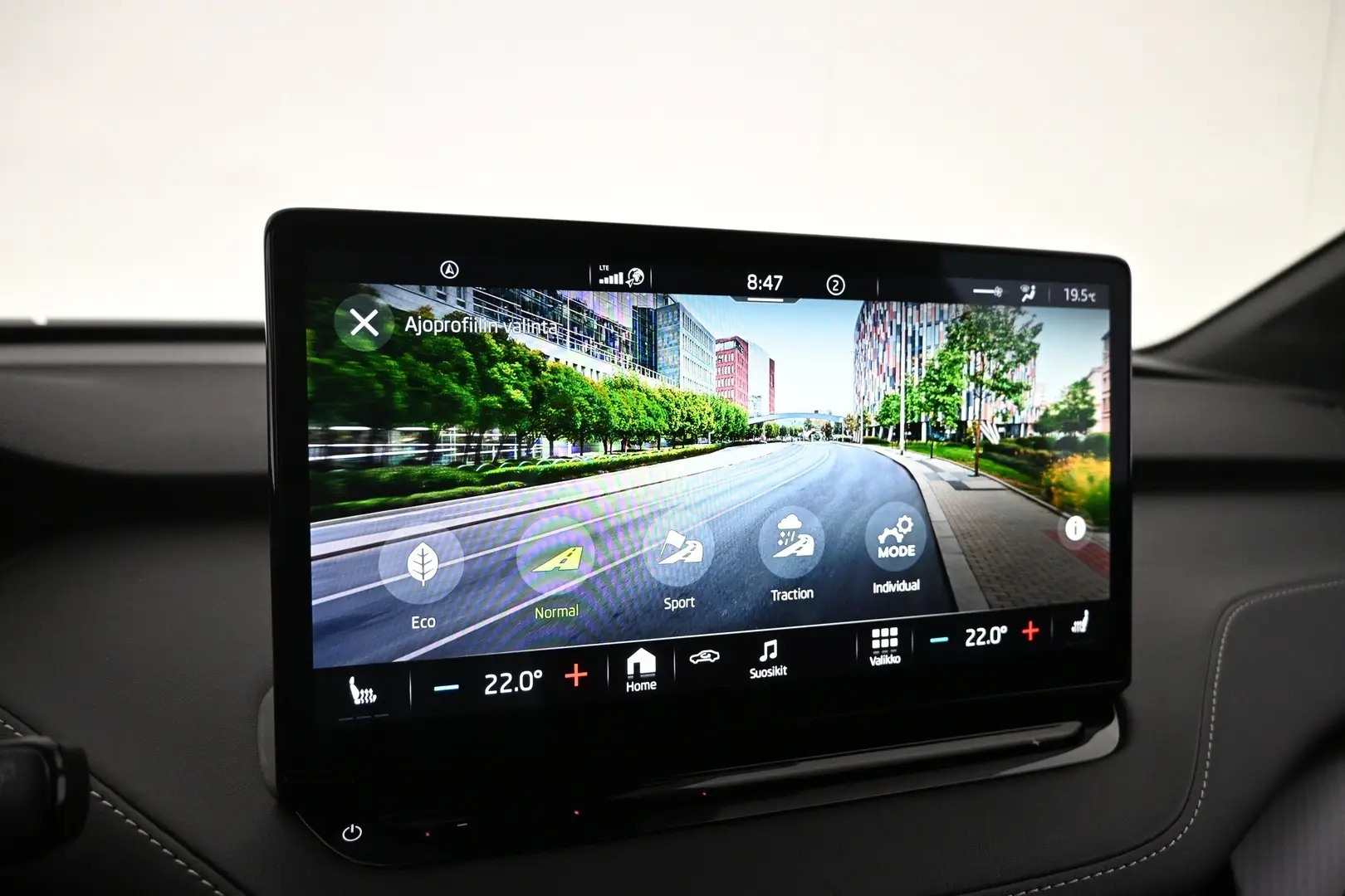 Car Image - 2qfBWiQ6hSw28B8N3VtJTc