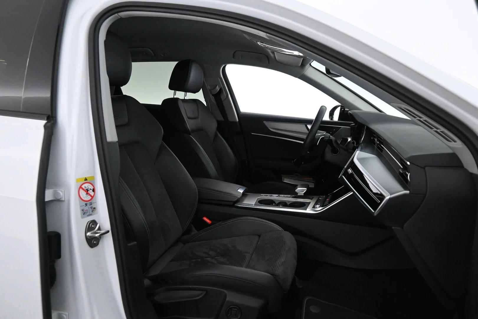 Car Image - 5dgNEpfWmcFOiGPxl0yImg