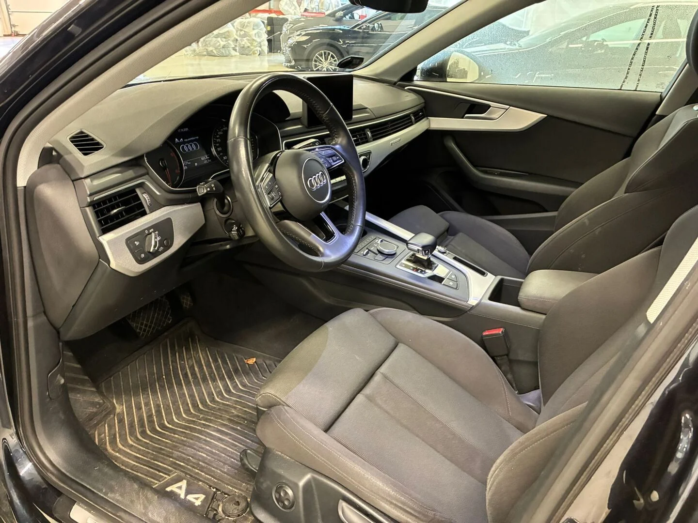 Car Image - 8VW2Y5A1yyonPYwi3UPyi