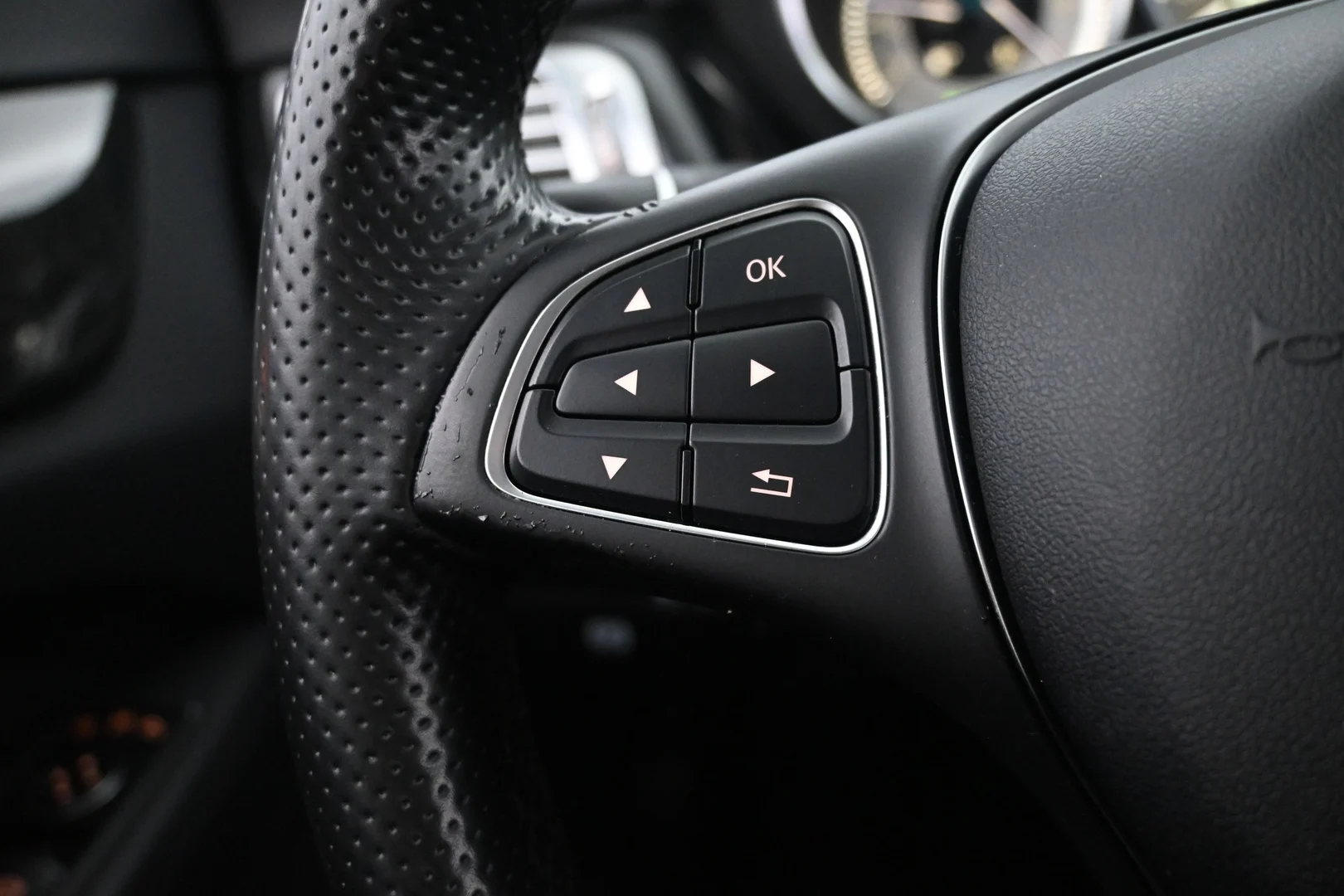 Car Image - 4UybfMvqlRa3Wusjx0LfE3