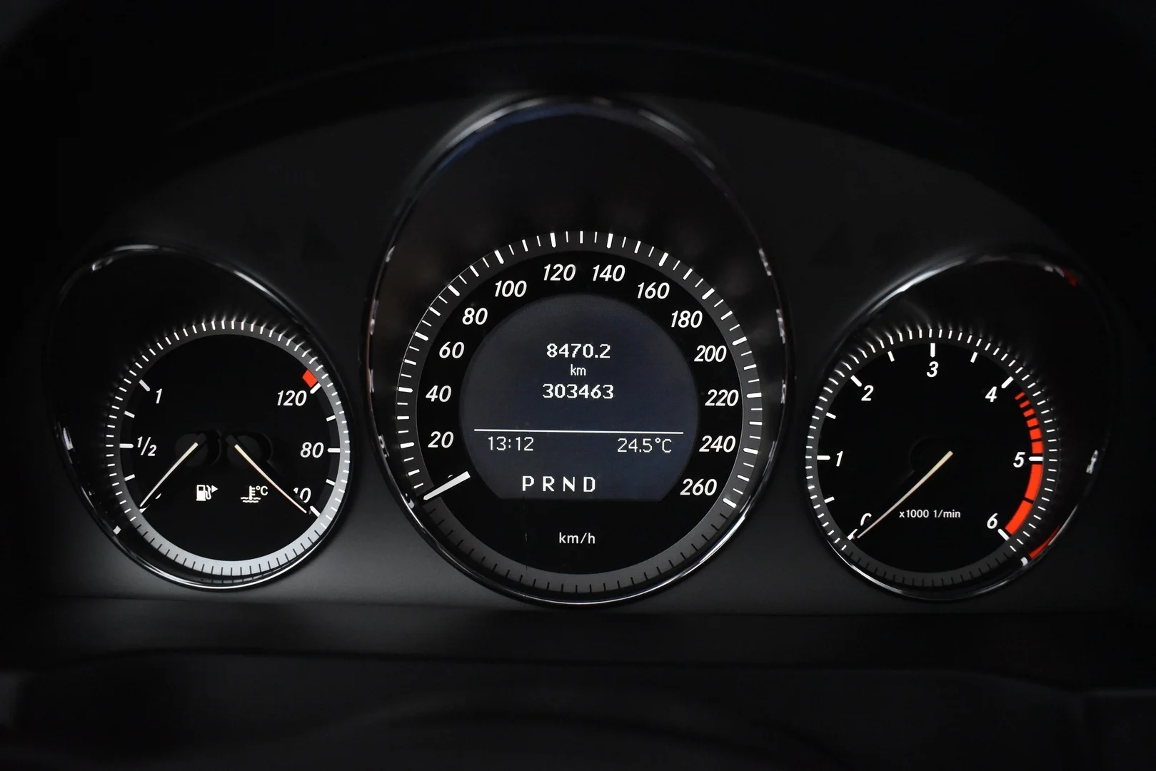 Car Image - 44ZbySEl7xmF8zj8t18bZp