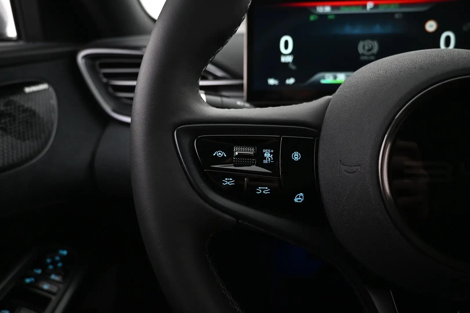 Car Image - 1a6J1w83zz1JGA3hfvKol5