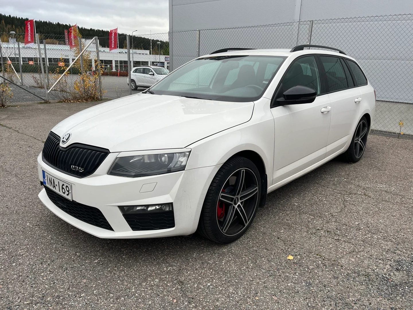Car Image - 7J6eZp8Samvi4HtQXhOgcQ