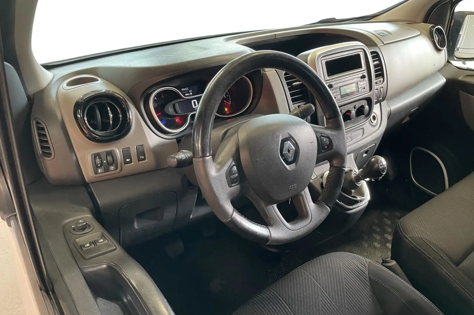 Car Image - 597bwiDeM2jqllj48VnCcy