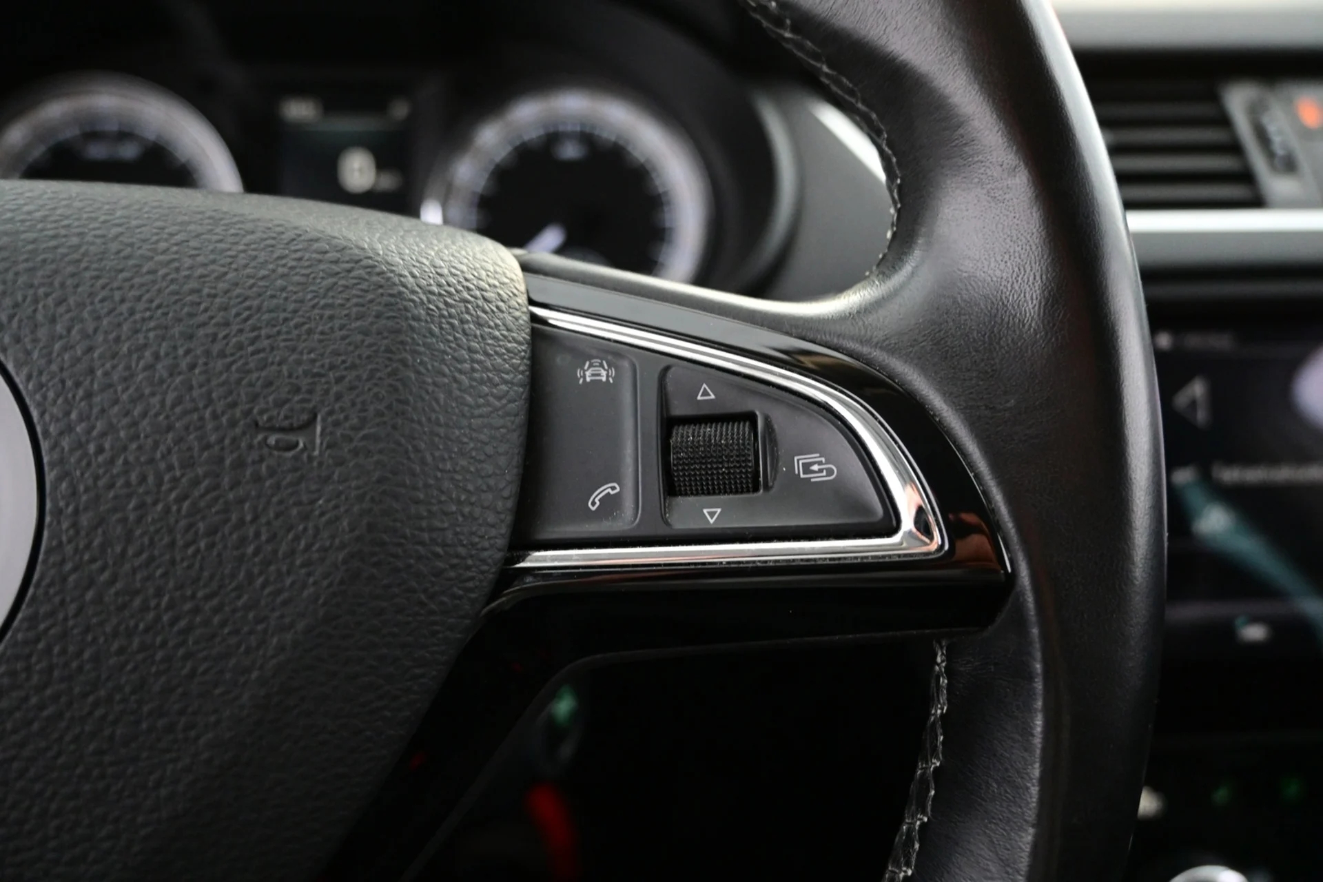 Car Image - 2mwVDo6OSKvbIle1Xyd551