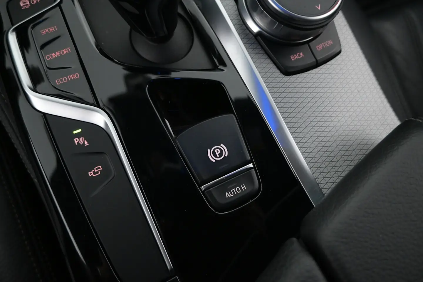 Car Image - 2cstSpAzBwdTJZjz5NxGnB