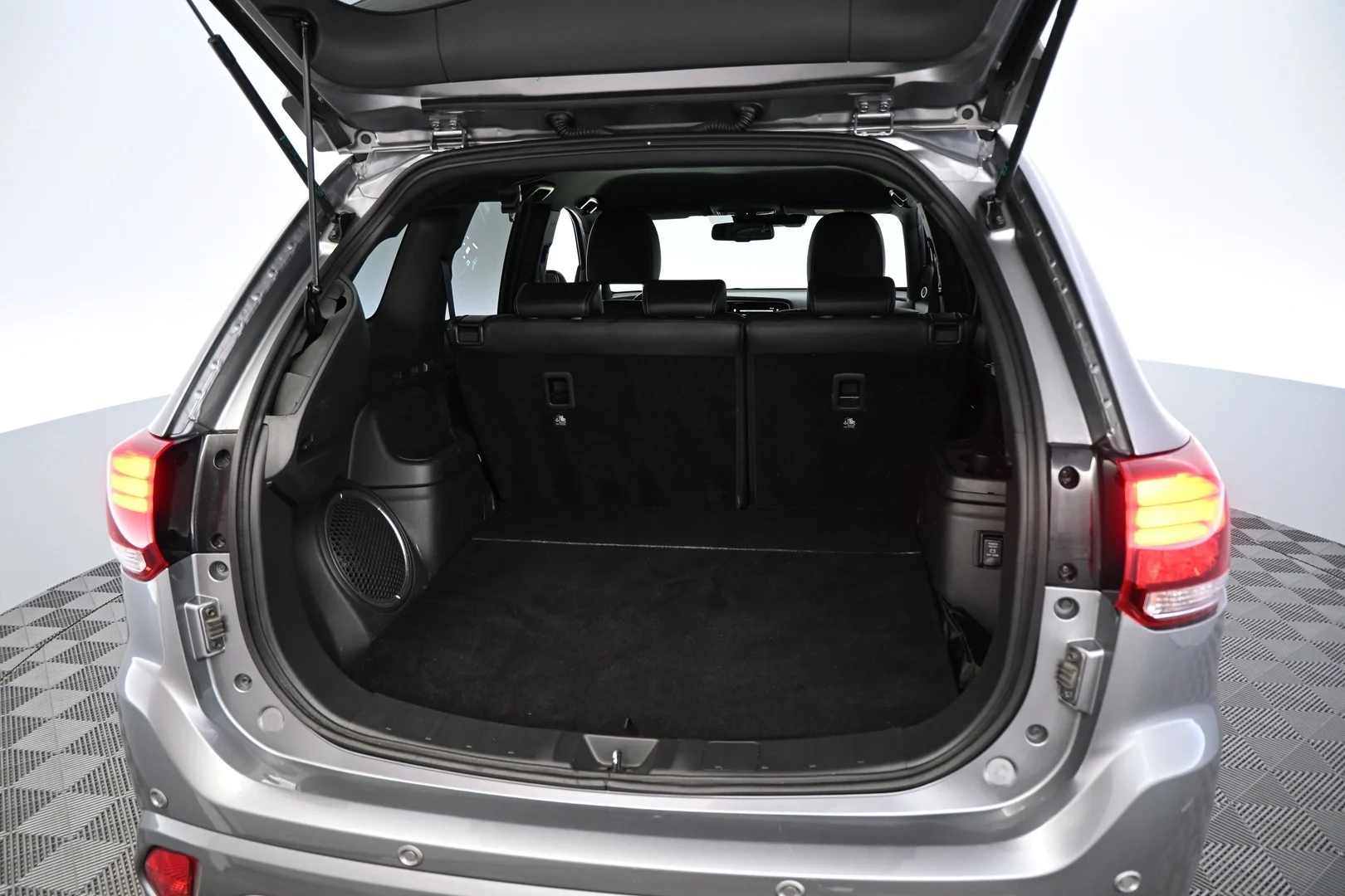 Car Image - 2fCHCn8HMK2xeDRicQPen4