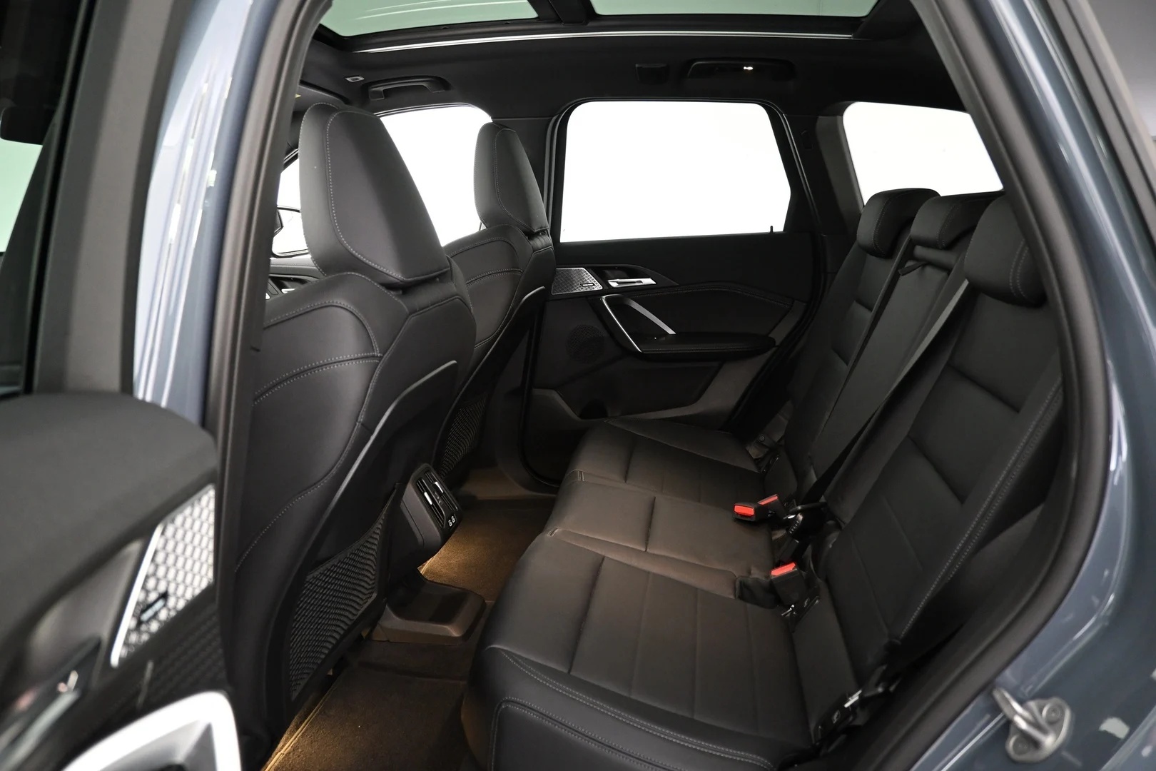 Car Image - Nk1WuZzUrASLJTMmnv8kK
