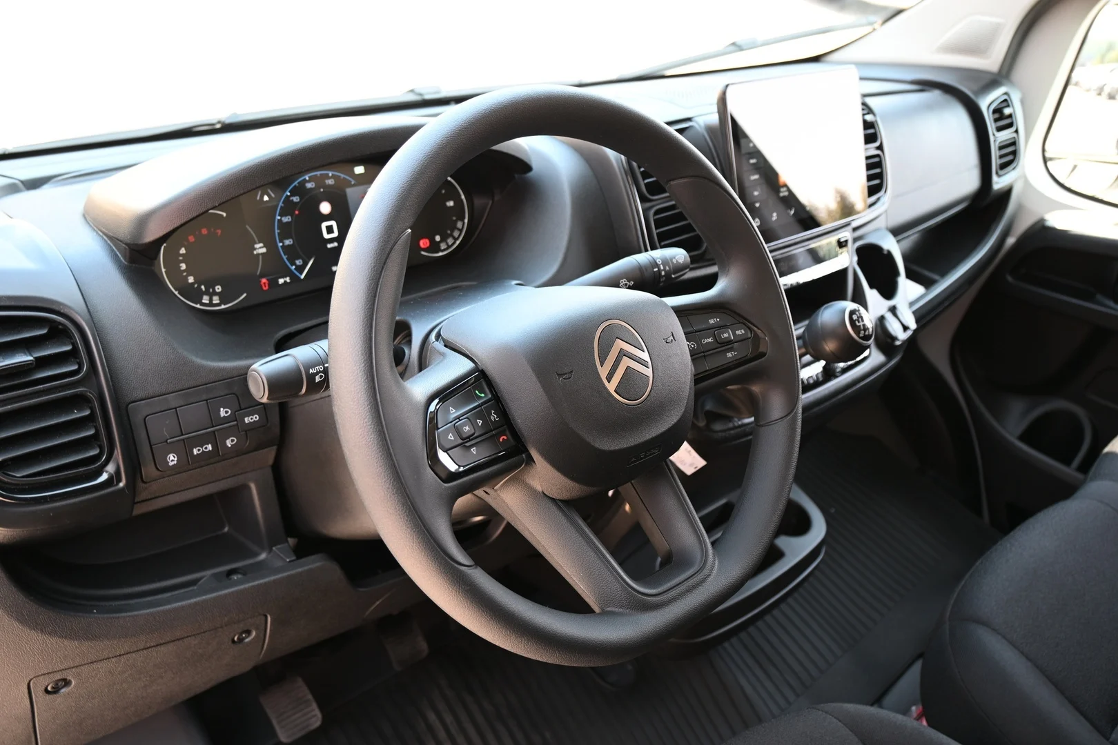 Car Image - 79rEFhk3je4C4ClXIVdIFd