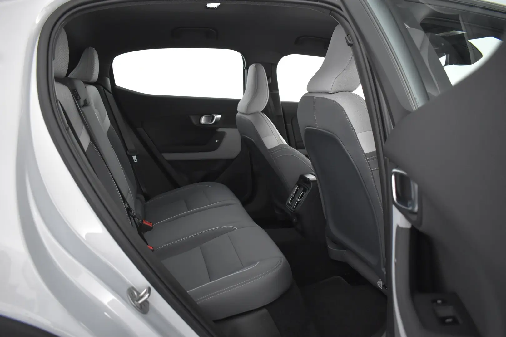 Car Image - 43NUfpsCRCCAtP2AJ4nMze