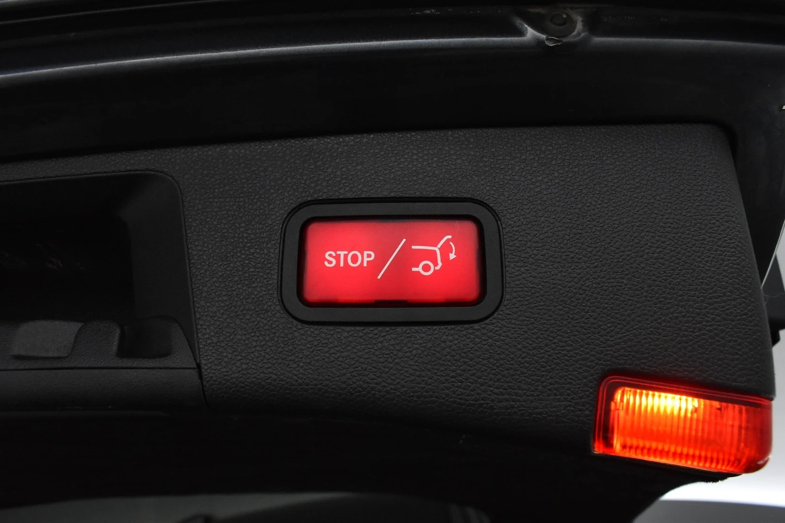 Car Image - 1fm9tUvYImH1j5zyKV6nGX