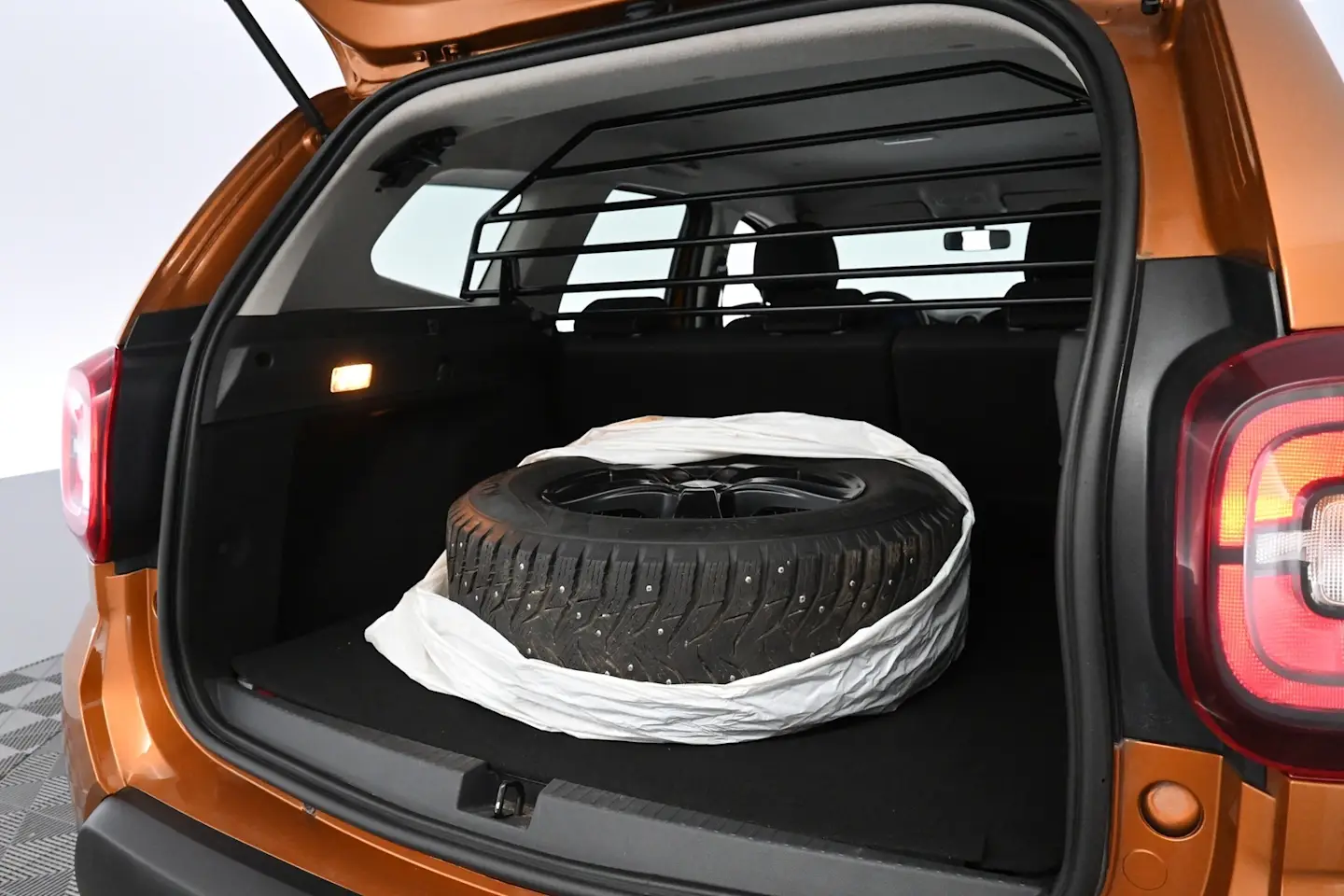 Car Image - 25yYAPDgtGZlbVJJX9WV3e