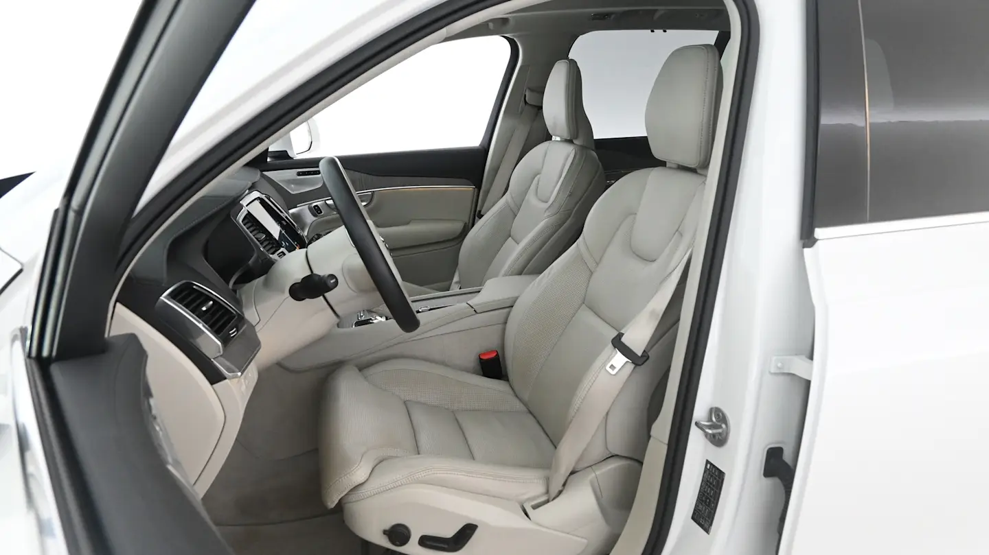Car Image - 1uO82LuV8WuD8TvxIQ2VjJ