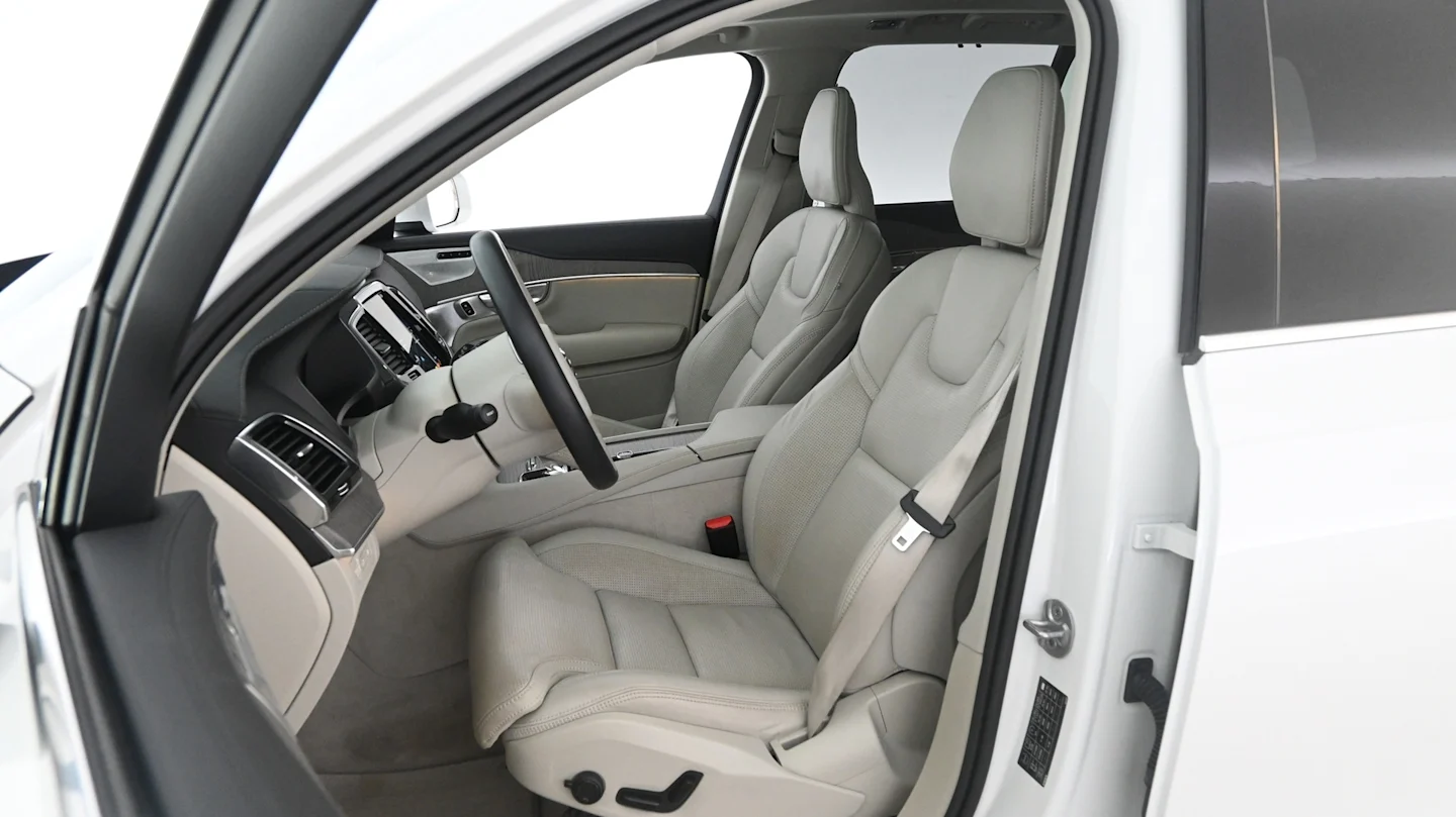 Car Image - 1uO82LuV8WuD8TvxIQ2VjJ