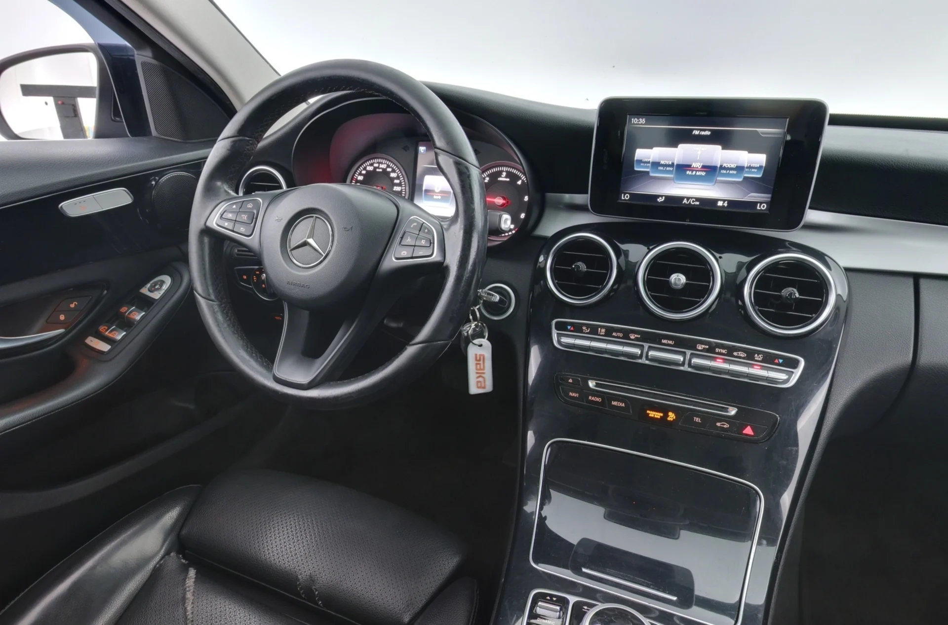 Car Image - 2hTY6Ttc1xEWRav3V1ysR9