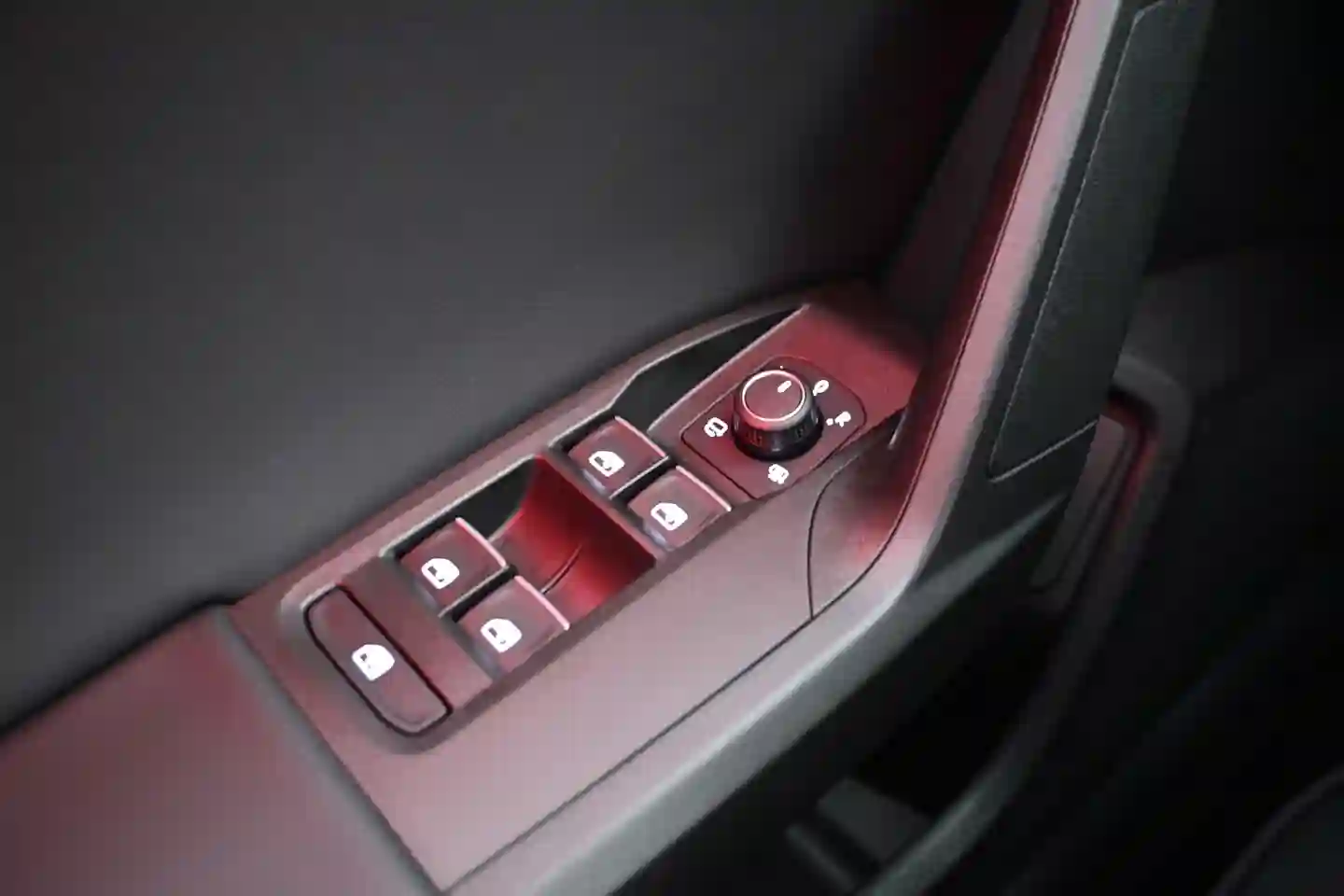 Car Image - 14eTA3QbSDVsEcz4YteUdy