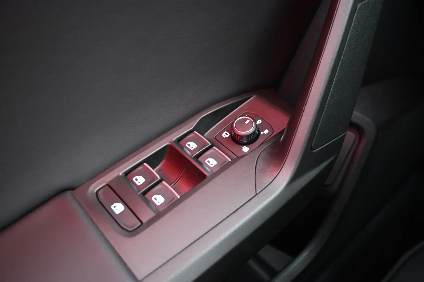 Car Image - 14eTA3QbSDVsEcz4YteUdy